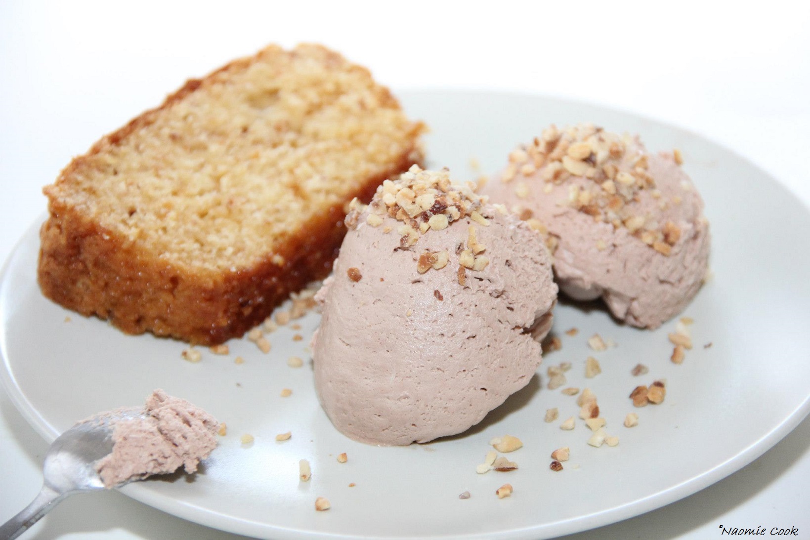 4 cake pralin et mousse glacée au chocolat