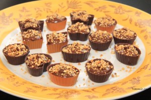 on saupoudre de pralin en poudre